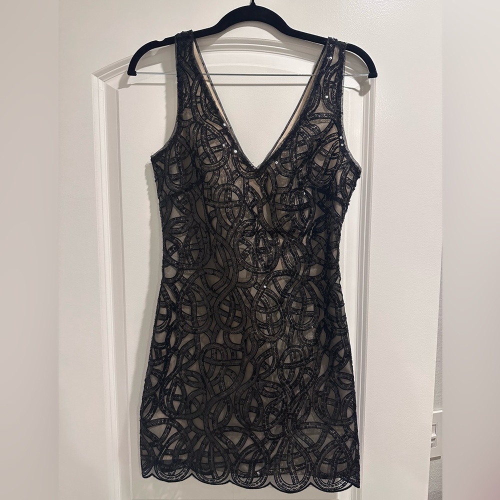 bebe black deep V neck sequin dress with scallop hemline  | size XXS